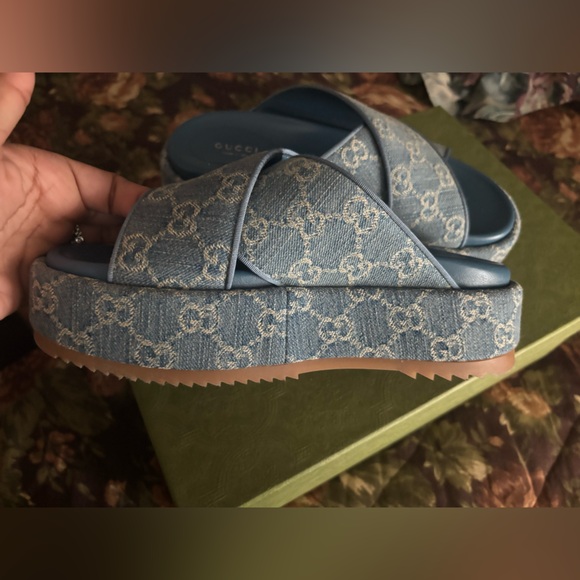 Gucci Platform slides! - Picture 4 of 6